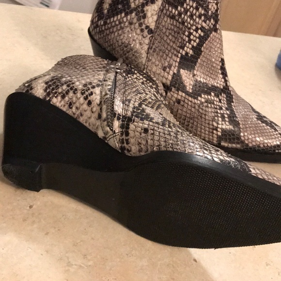 9/10 ACNE Studios Leather Zip Booties Size 37 - Picture 3 of 5